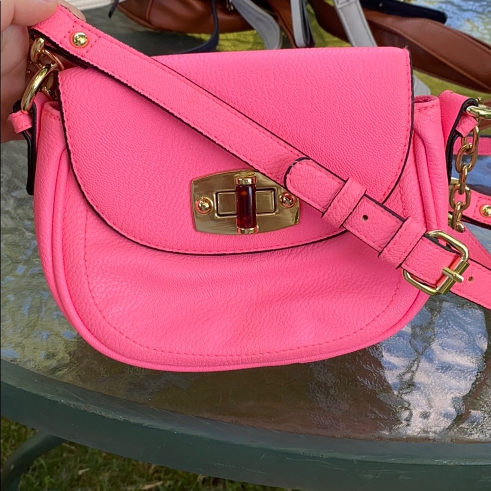 Hot Pink pleather crossbody bag with gold details